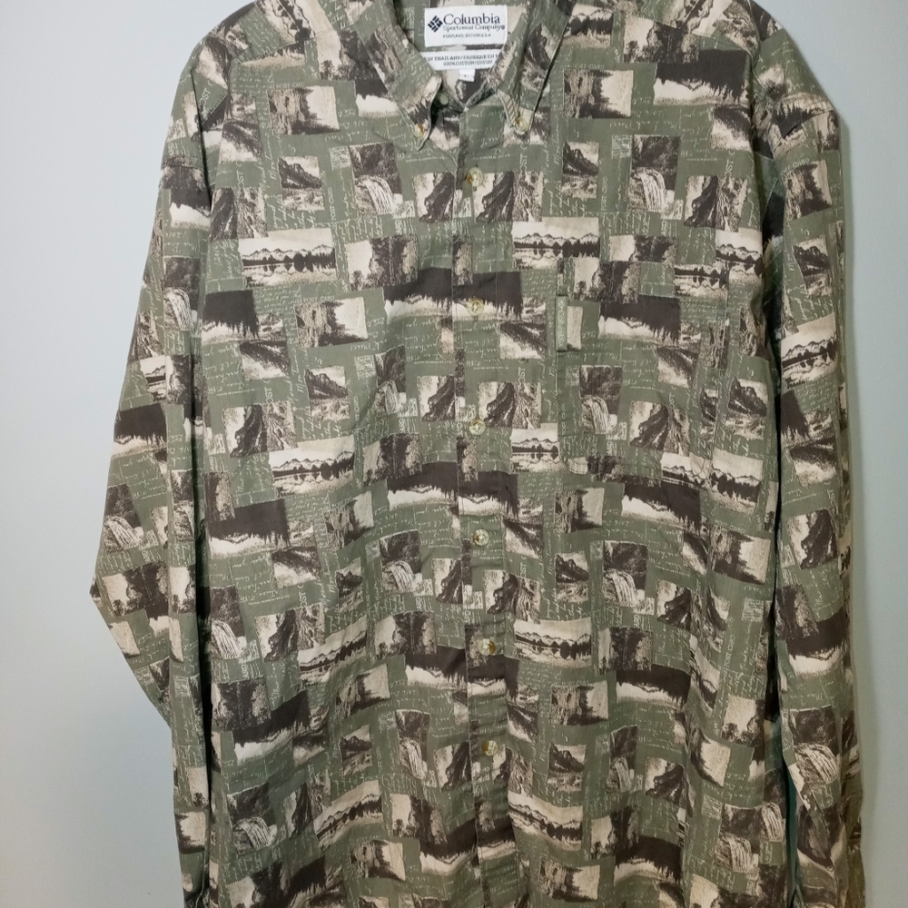 Columbia Hiking Postcard Print Button Down
